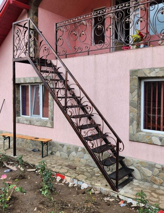 Vănd scari metalice