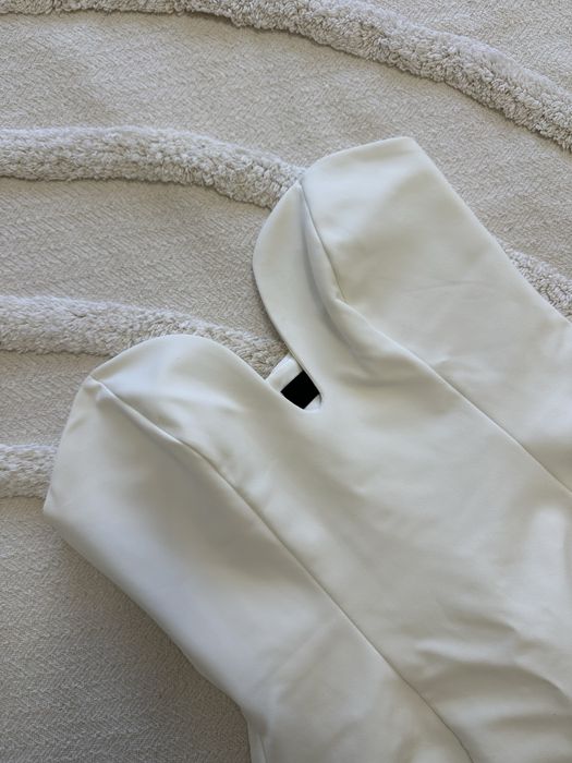 Бяла рокля  Zara