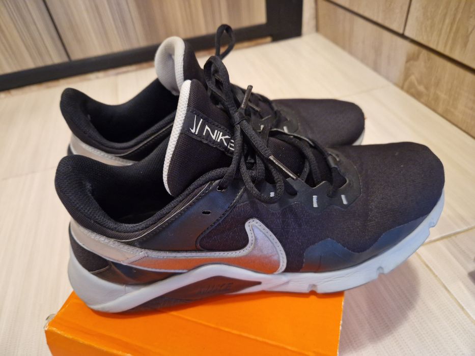 Маратонки Nike 44