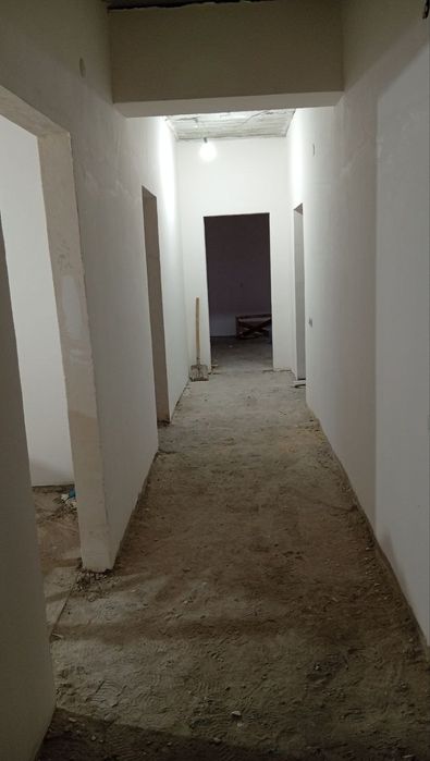 3 хонали 87 КВ ли квартира сотилади янги курилган
7 каватли уйнин