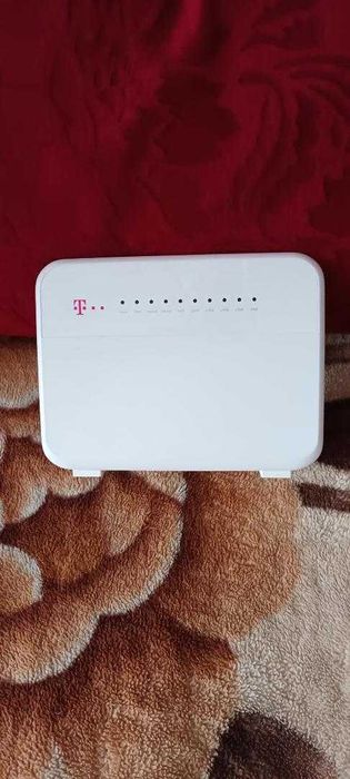 Vând router HUAWEI HG 658,