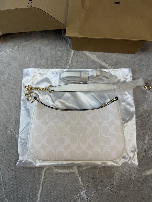 Vand geanta femei coach Coach Teri Shoulder Bag in Signature Canvas