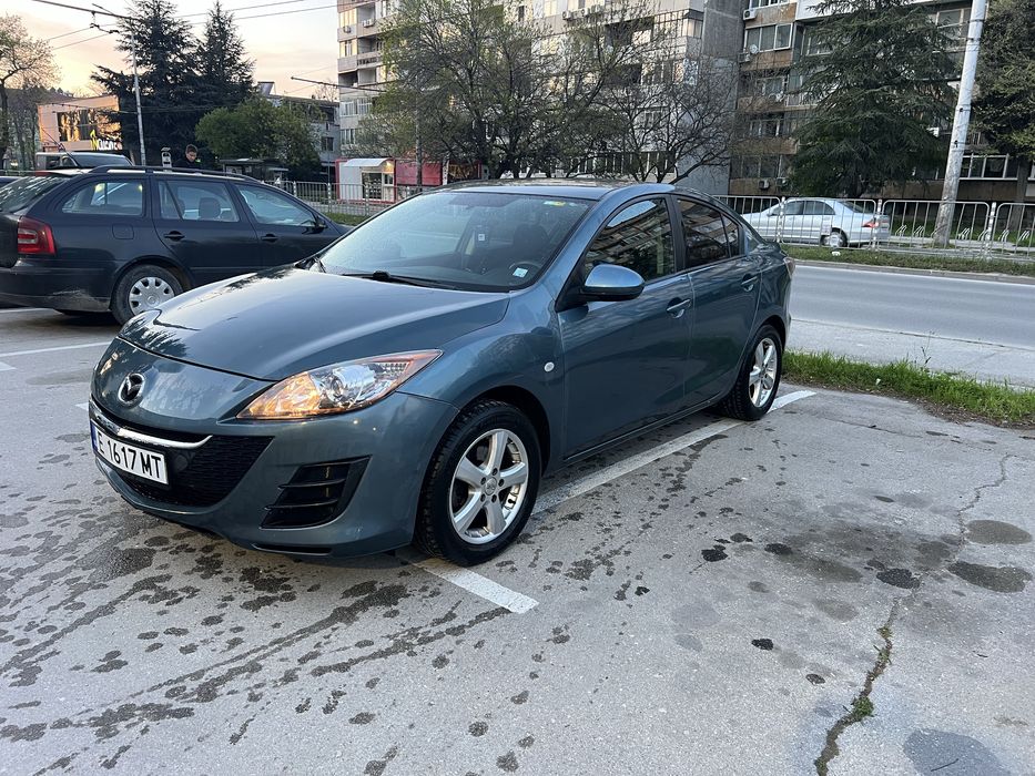 Лек автомобил Mazda 3, мазда 3