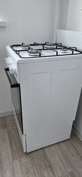 Газ плита новая.