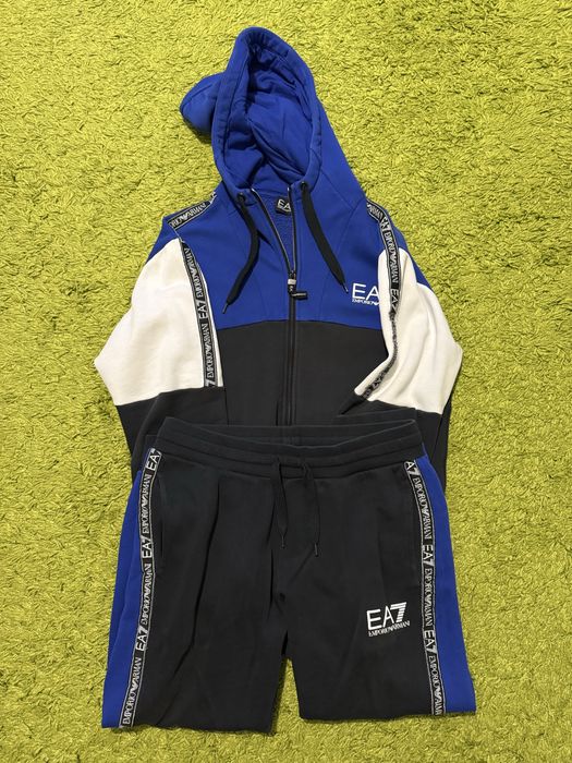 Комплекти Emporio Armani, Nike и горнище Totally erected