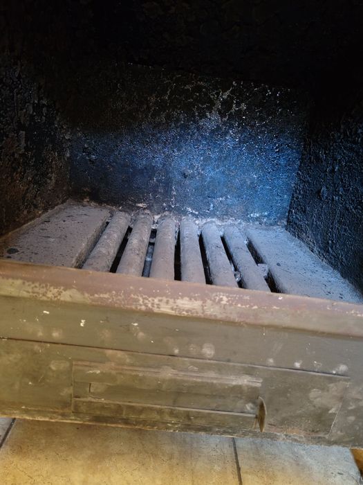 Камина с водна риза в комплект с оборудване за парно