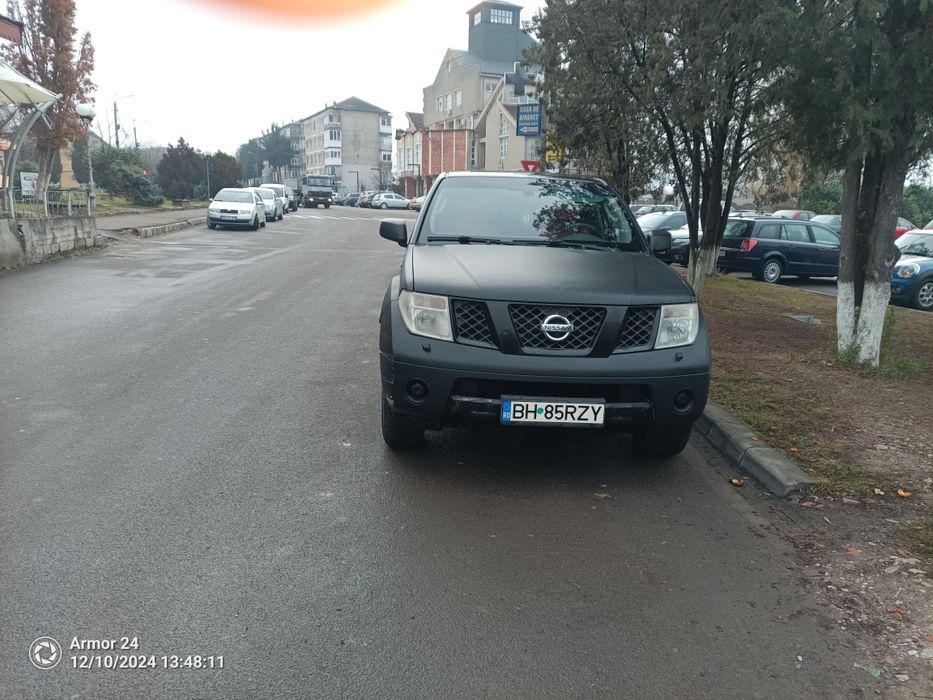 Vând sau schimb Nissan pathfinder R51