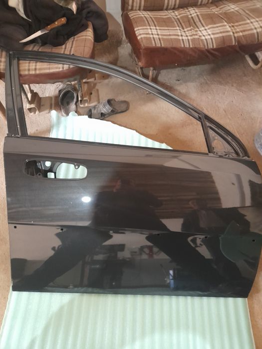 Жентрага олди унг тараф эшик завод ранги GK2