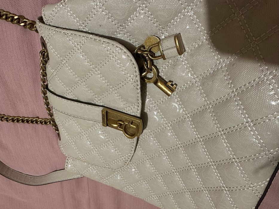 Раница Guess Gaia бежово