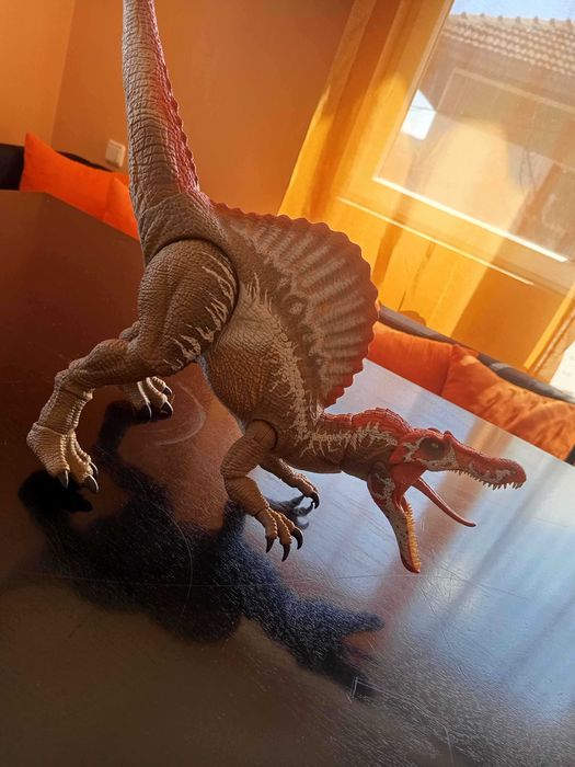 Jurassic World Spinosaurus Hammond Collection