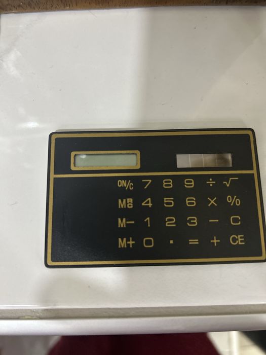 Ултра тънък калкулатор Германия