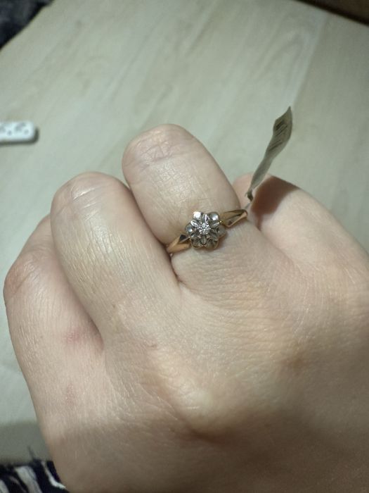 Продам кольца с бриллиантами