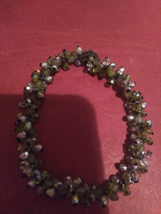 Гривни и колиета