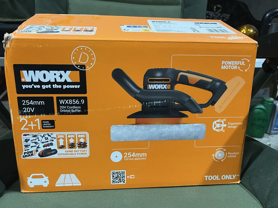 Полираща машина Worx 20V 3000 об./мин. + 4 чисто нови калъфа