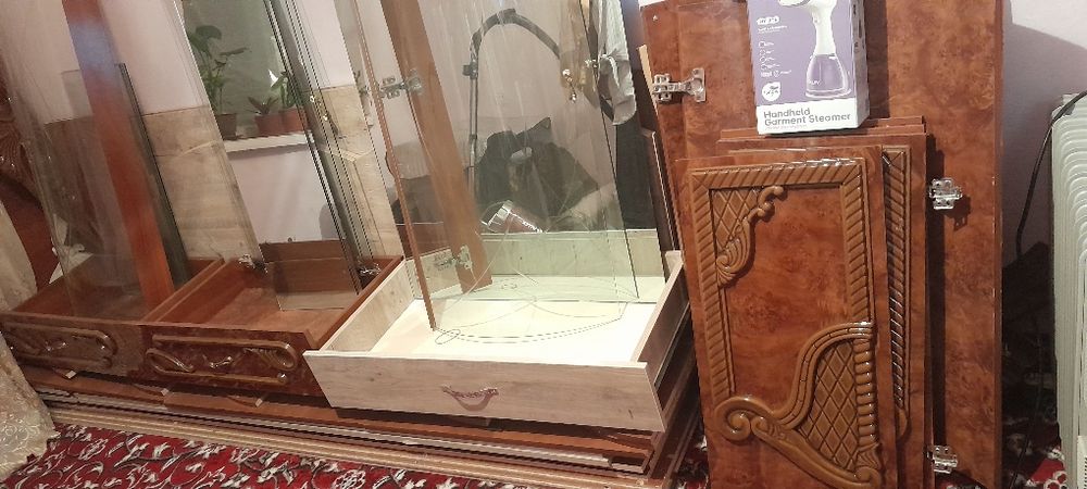 Мебел сервант продается