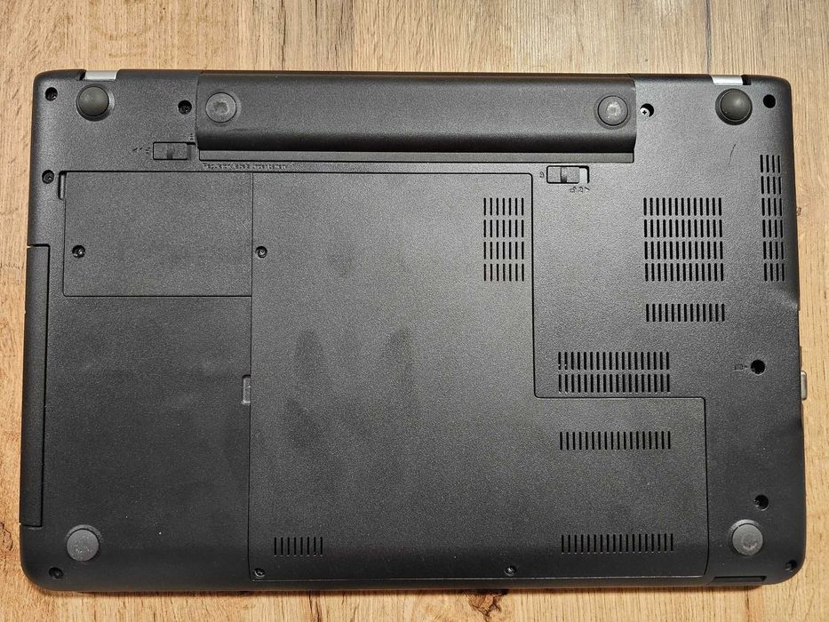 Лаптоп Lenovo ThinkPad E550 15.6 inch | Intel i5-5200U 2x2.70 Ghz | 8GB RAM | 250GB SSD | Windows 11