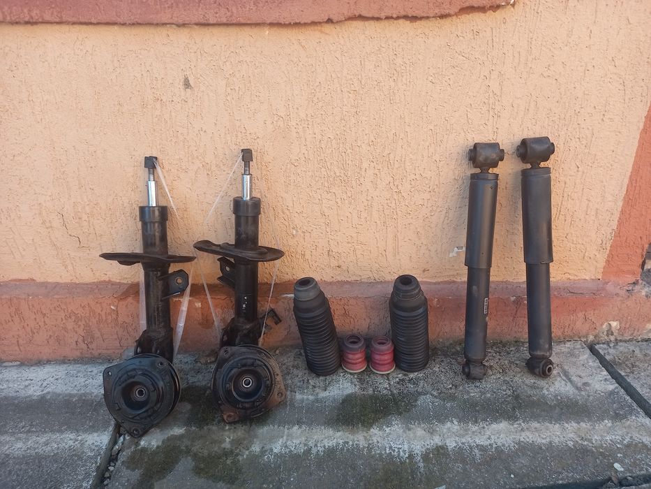 Vând chit amortizoare și radiator