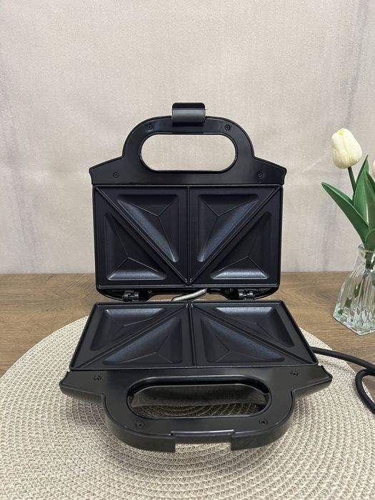Уред за сандвичи Tefal Ultracompact Sandwich