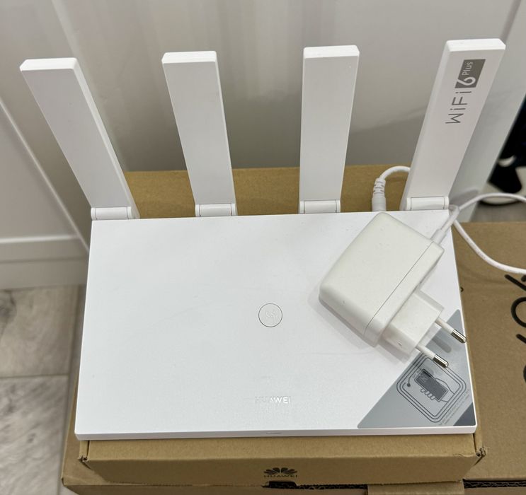 Wi-Fi роутер Huawei - состояние отличное
