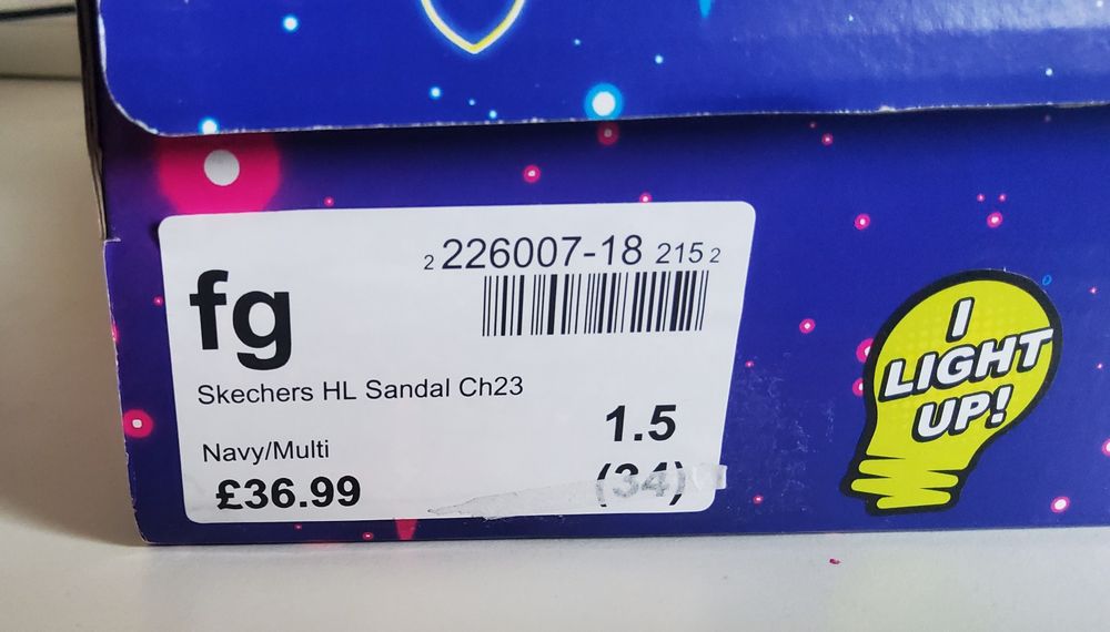 Сандали за момиче на skechers