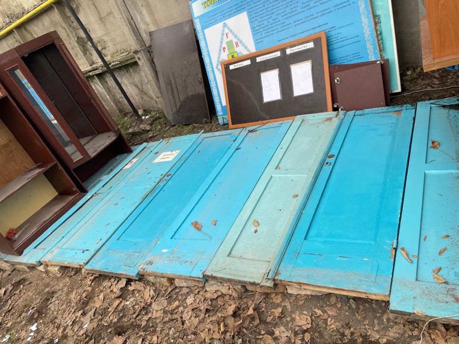 Отдам даром мебель, двери