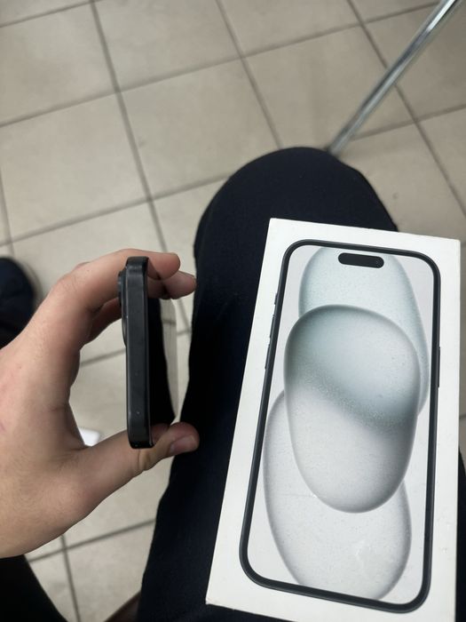 Продам Iphone 15 128gb