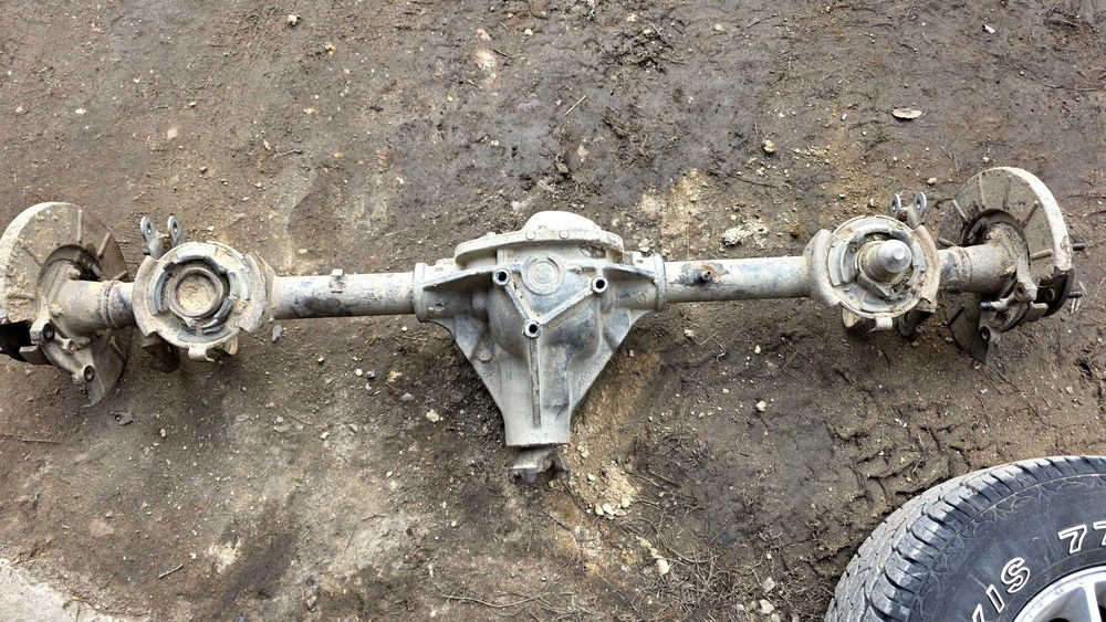 Продавам преден и заден мост