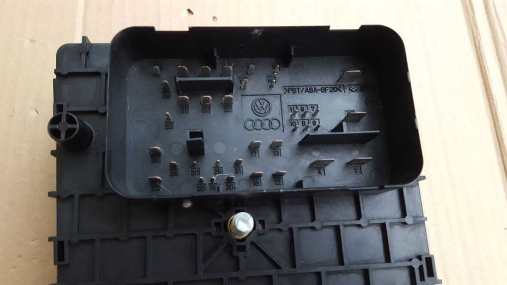 Tablou sigurante motor COMPLET - OEM VW Skoda Seat Audi
