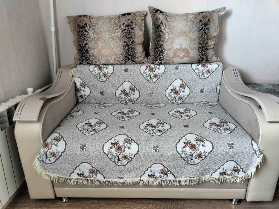 Продается диван в хорошем состояний