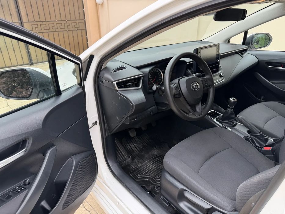 Toyota Corolla 125 CP, Garantie 6 ani, Camera spate, impecabila, distributie pe lant
