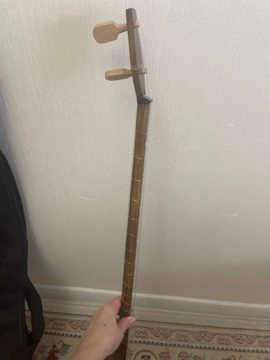 Домбыра с чехлом новая