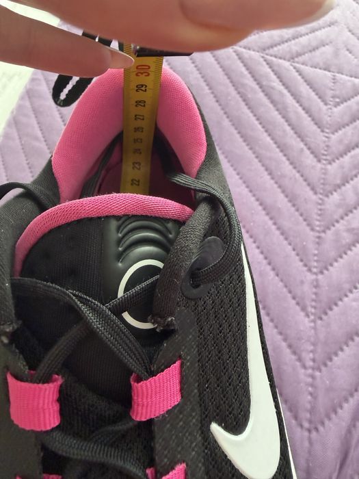 Маратонки Nike 37.5 номер