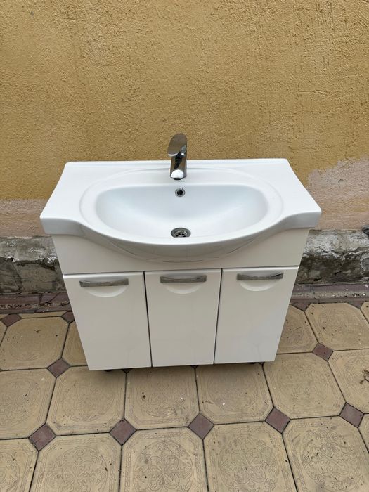 Продаю комплект для ванной комнаты