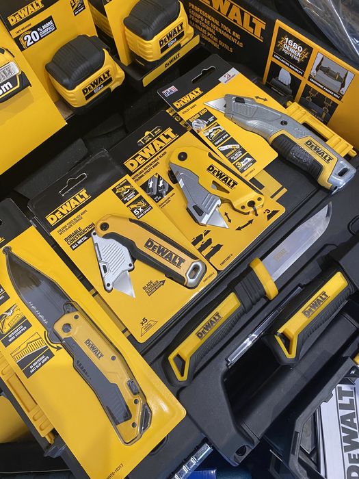 Нож DeWALT - Универсални , Сгъваеми , Макетни