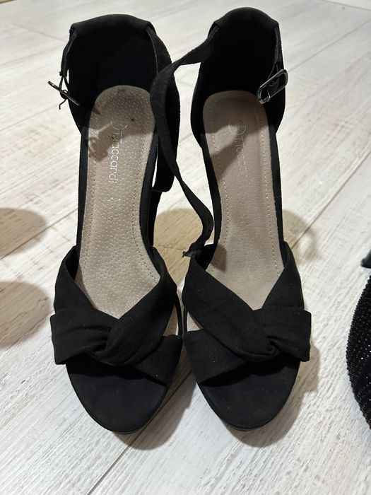 Замшевые босоножки