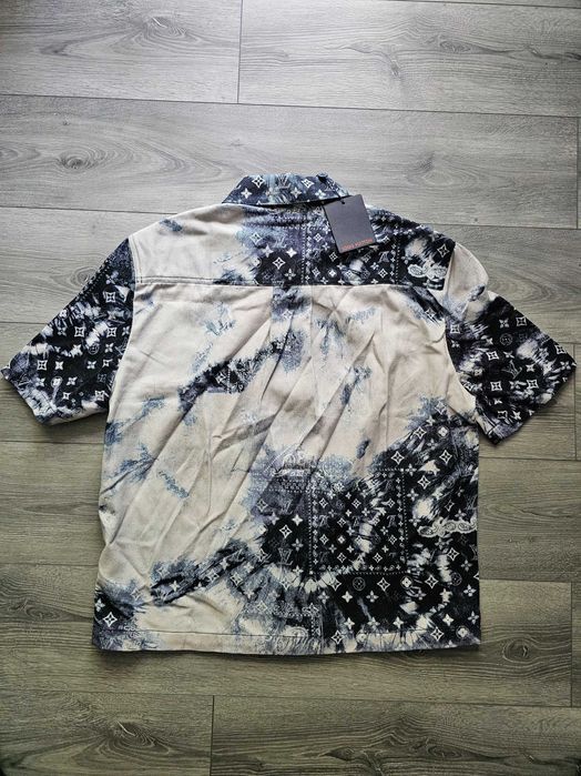 LV geaca de denim marimea L