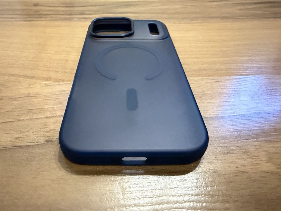 Кейс за iPhone 17 Pro Max