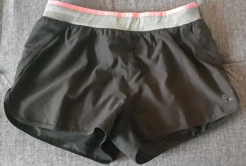 футболка женская белая в комплекте с шортами и джогерами