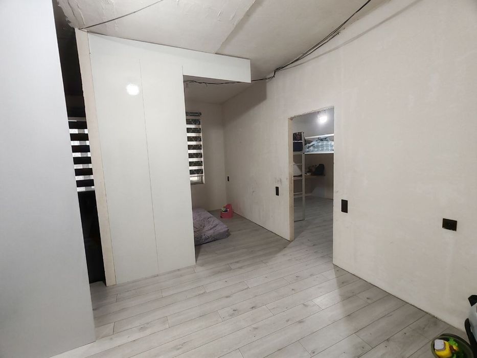 2хоналик 8каватда 7микрорайон 
8каватлик янги гиштлик домдан
60квм,60