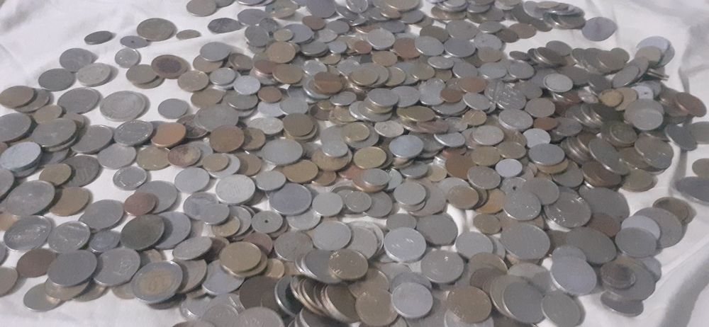 Vand monede vecki romanesti si staine si bacnote  la fel romanesti ...