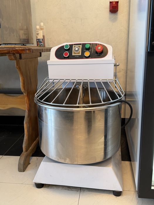 Тестомес планетарный, 30 л