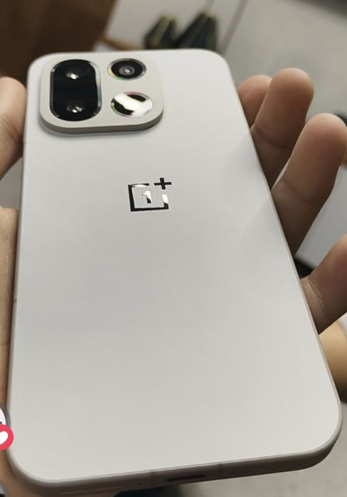 Смартфон OnePlus 15 (в идеальном состоянии 10/10)