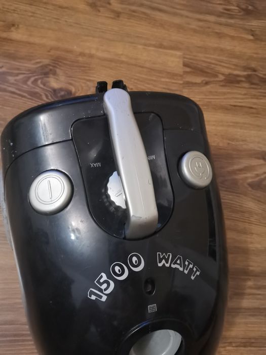 Aspirator 1500w funcțional