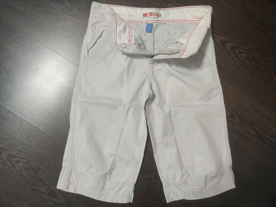 Vând pantaloni aduși din Franța