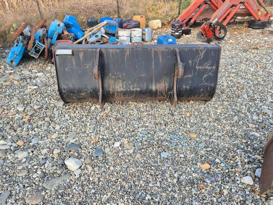 Cupa incarcator frontal tractor