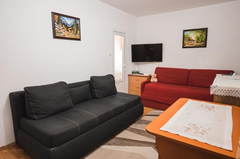 Garsonieră 24 mp | Mobilată | Etaj 2/4 | 10 min de Coresi | Centrală proprie