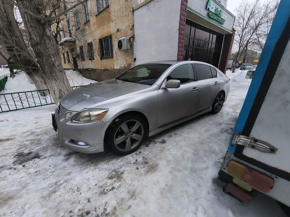 Машина Lexus GS300