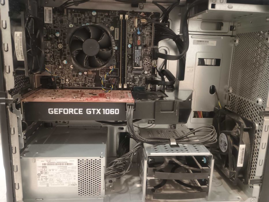 Настолен Lenovo legion 90JL