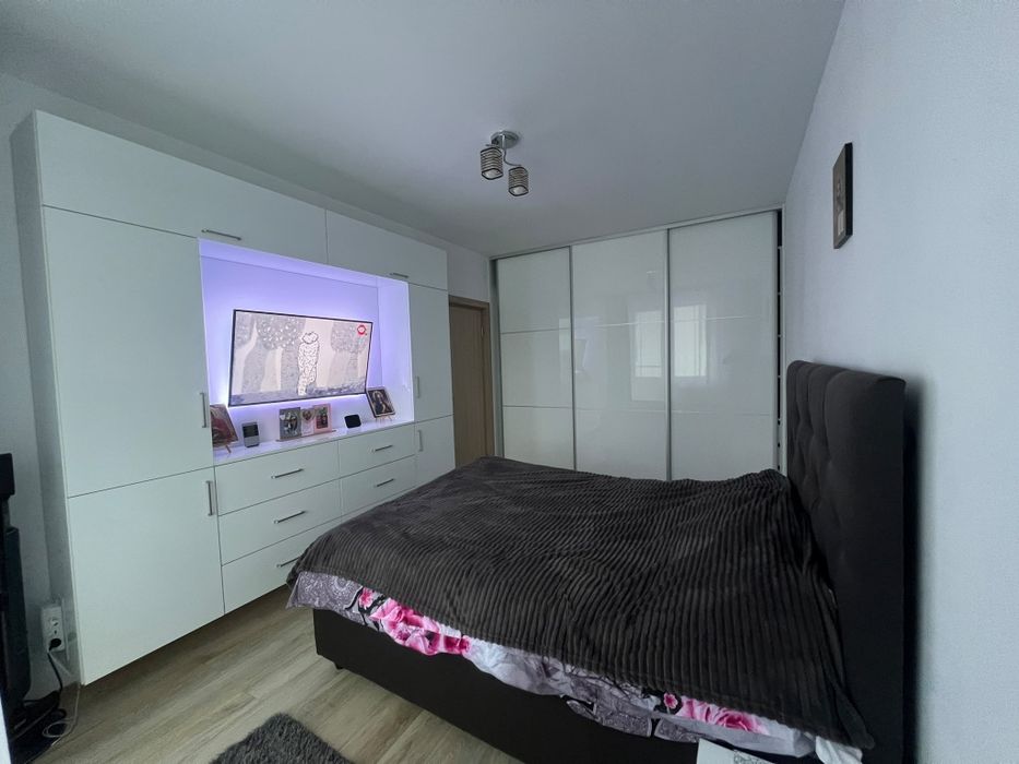 Persoană fizică vinde apartament cu un dormitor și living Florești