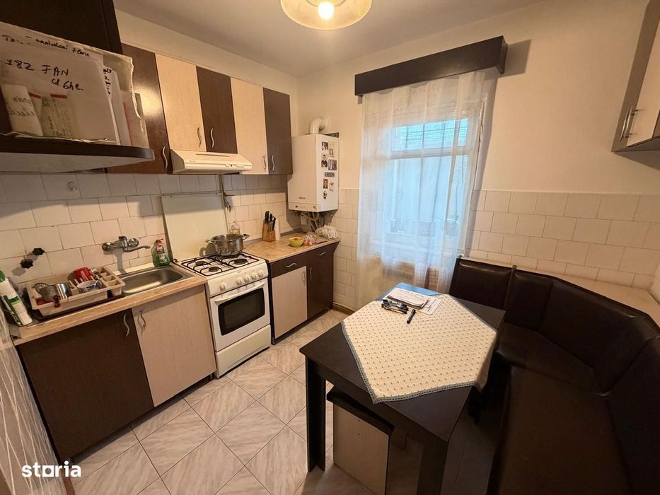 Apartament 3 camere decomandat 70 mp Crângului + Garaj